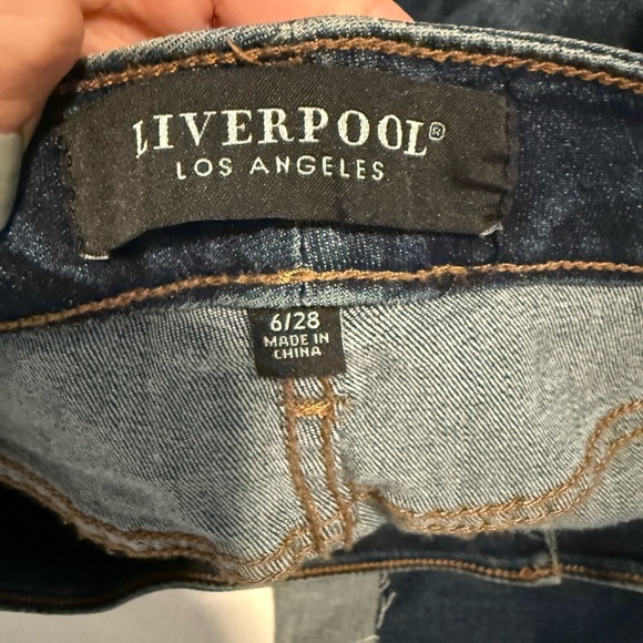 NWT Liverpool cuff straight leg relaxed Jeans size 6 / 26 - Picture 4 of 6